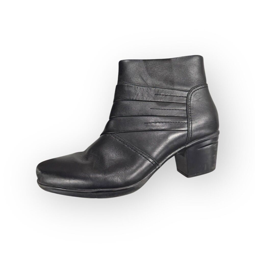 New Clarks Black Low Heel Ankle Soft Leather Boots Side zip size 9 Comfort Arch
